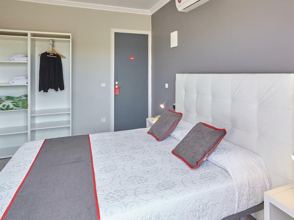 Hostal Mas Ferrer Cornellá de Terri エクステリア 写真