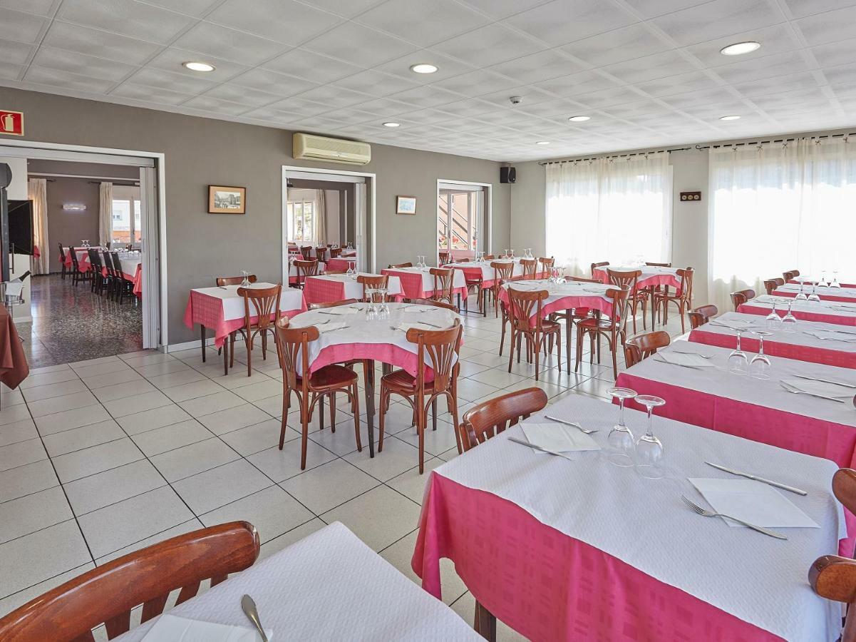 Hostal Mas Ferrer Cornellá de Terri エクステリア 写真