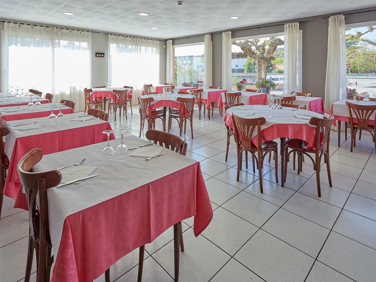 Hostal Mas Ferrer Cornellá de Terri エクステリア 写真